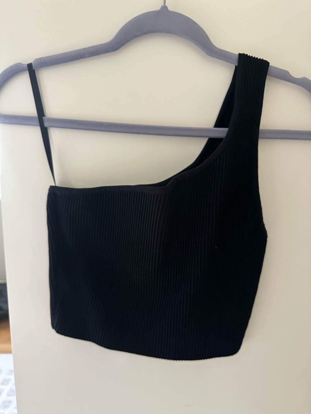 Aritzia Babaton Sculpt Knit One-Shoulder Ribbed Crop Top - Black